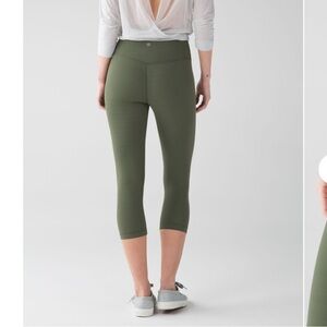 Lululemon Olive Green Women's Cropped Leggings